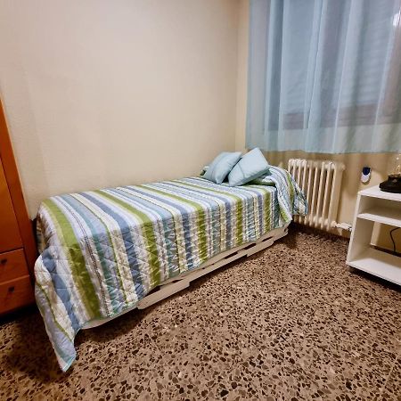 Apartamento Montse ซาราโกซา ภายนอก รูปภาพ